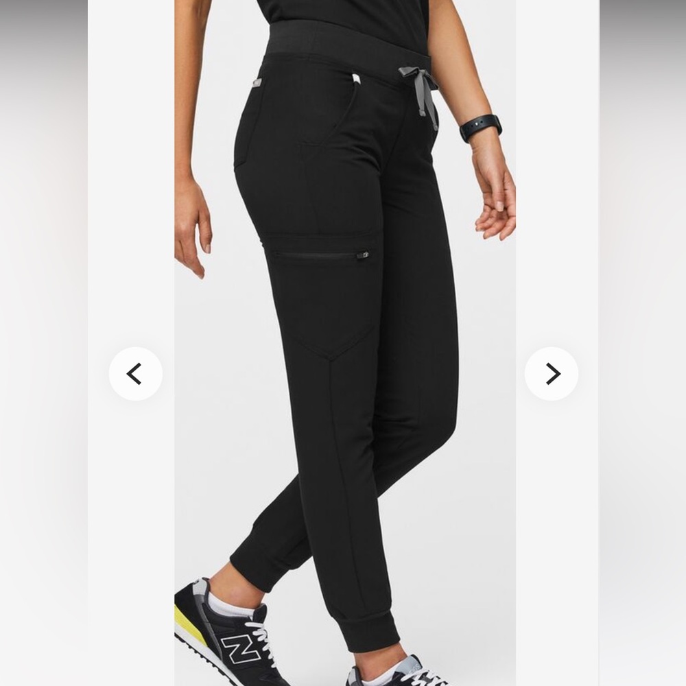 Figs Zamora jogger scrub pants in black